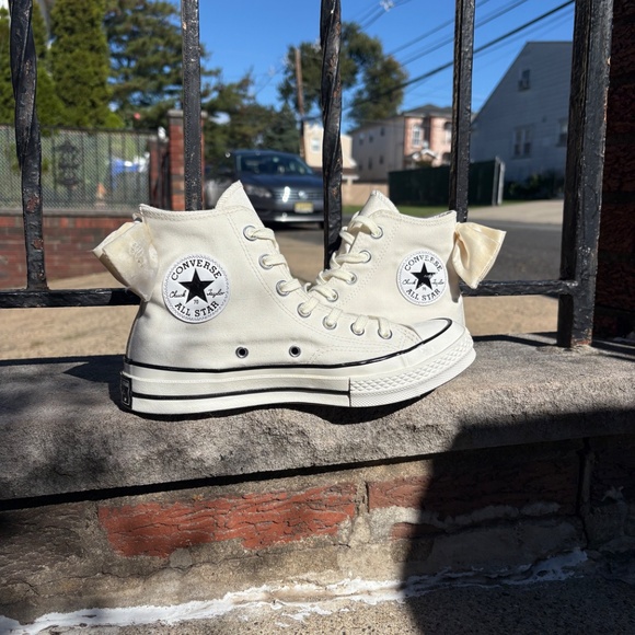 Women's CONVERSE Chuck 70's Hi-Top / Satin Bows - Picture 9 of 10